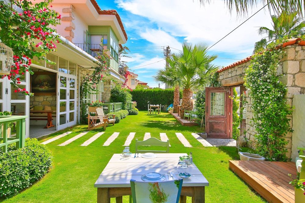 Palas Alacati - Adults Only 40/50