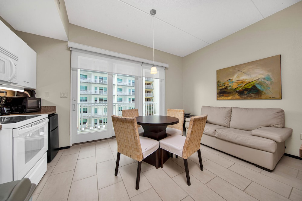 Peninsula Island Resort Spa All Suites 39/66