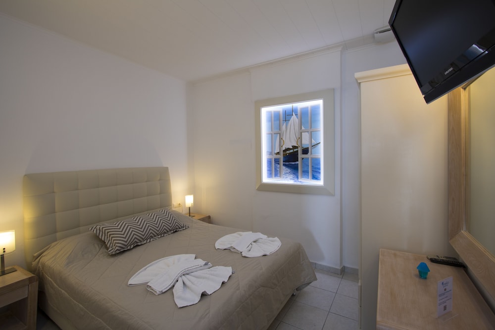 Erato Apartments Santorini 18/75
