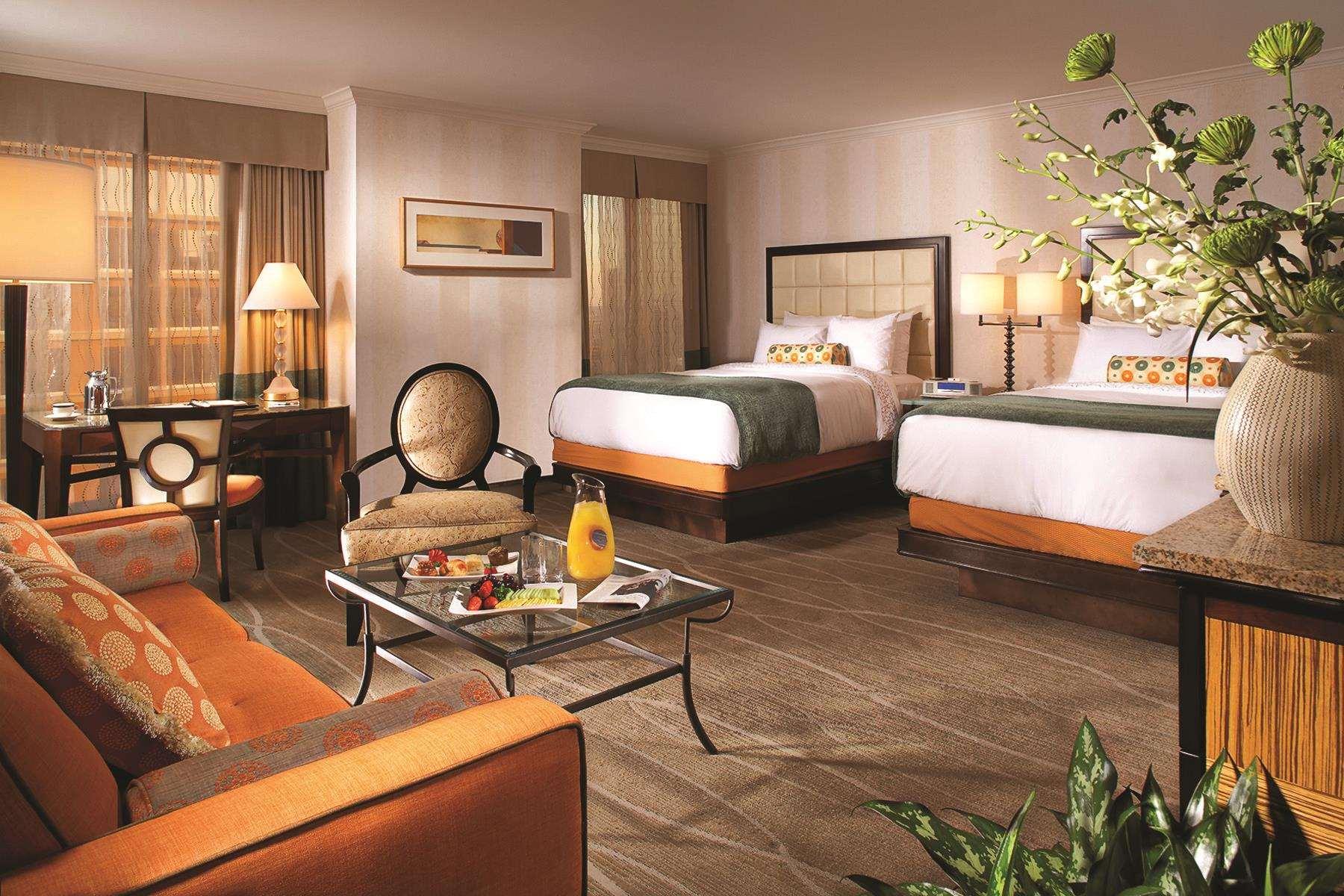 JUNIOR SUITE, 2 QUEEN BEDS, CITY VIEW