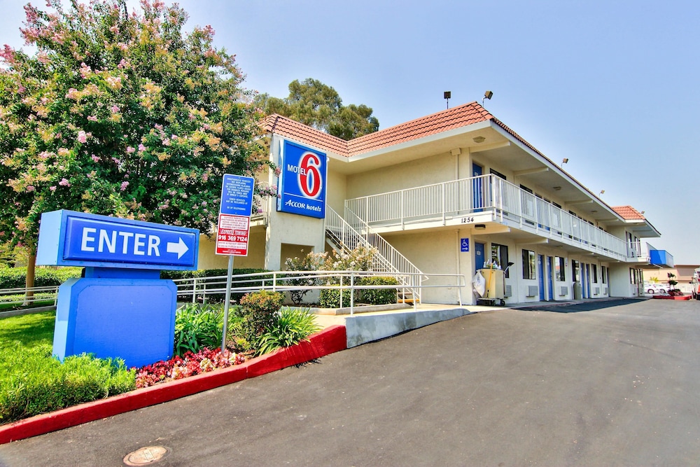 Motel6 West Sacramento, CA 44/60