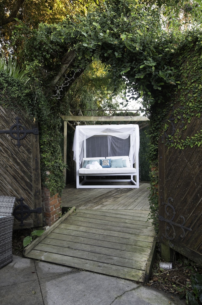 Best Location 7BR Next to FR Quarter! By YouRent 20/48