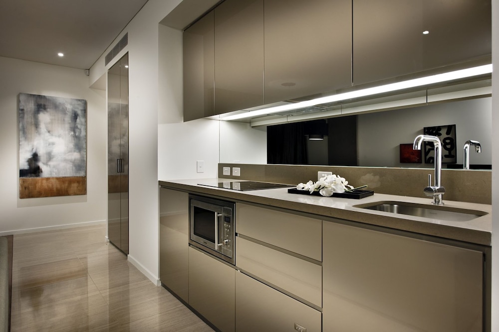 FRASER SUITES PERTH 4/67