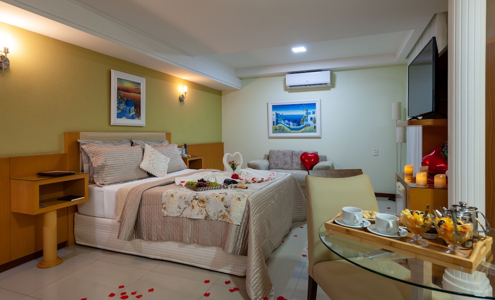 Hotel Santorini 62/72