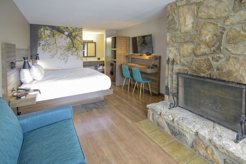 Clarion Pointe Downtown Gatlinburg 19/32