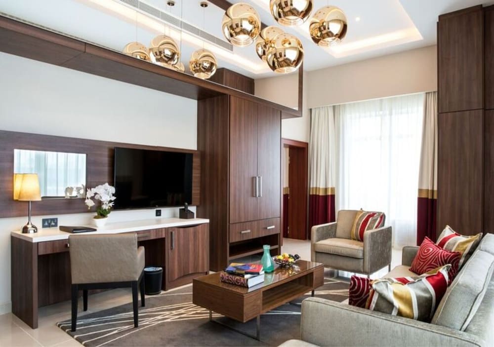 The Envoy Hotel 33/50