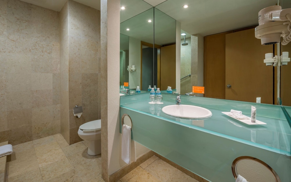 Real Inn Nuevo Laredo 55/56