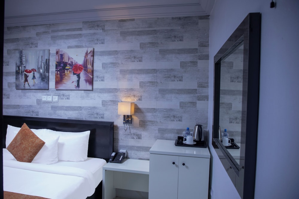 Newland Luxury Apartments 10/50