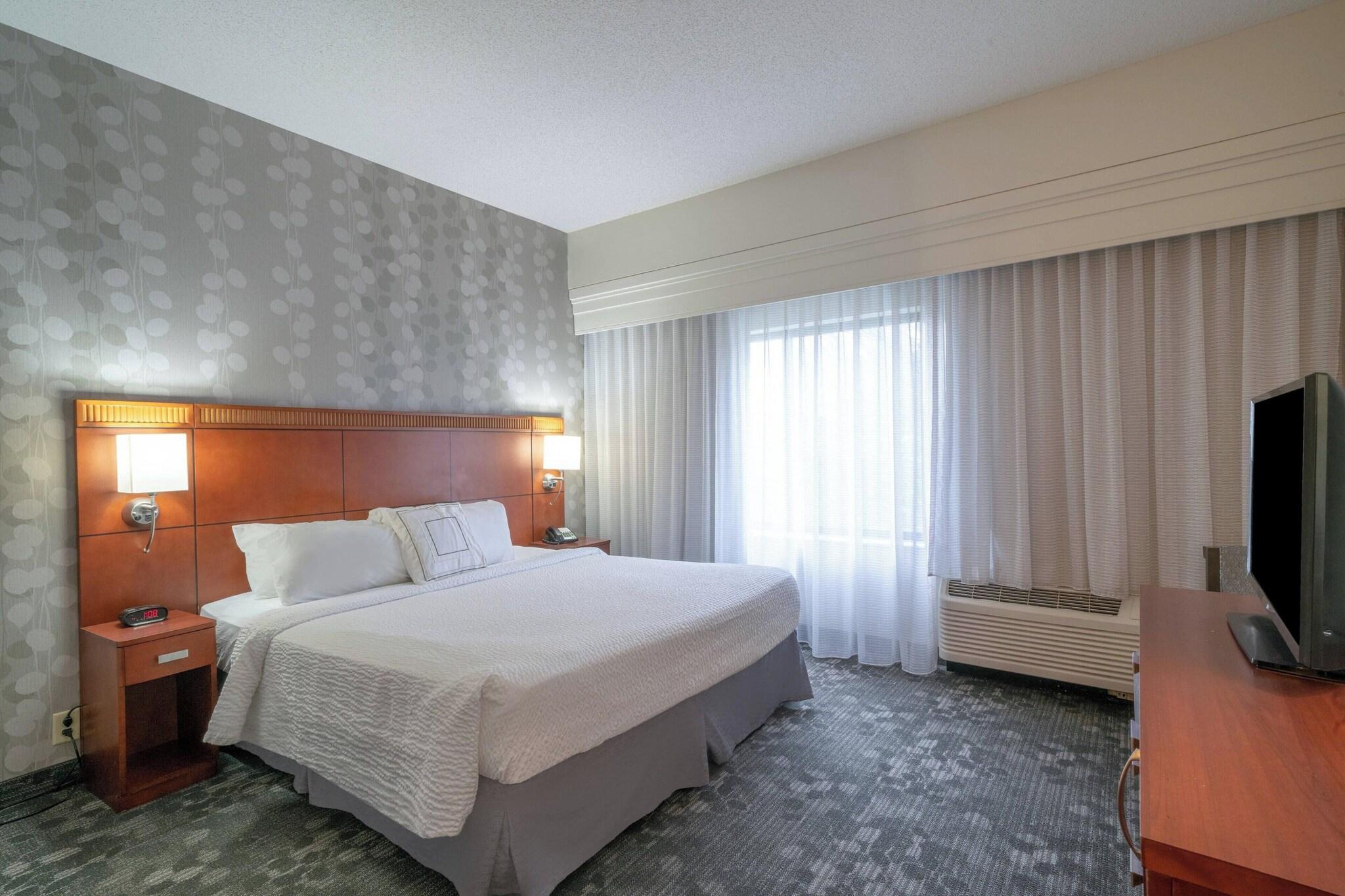 Suite, King Bed