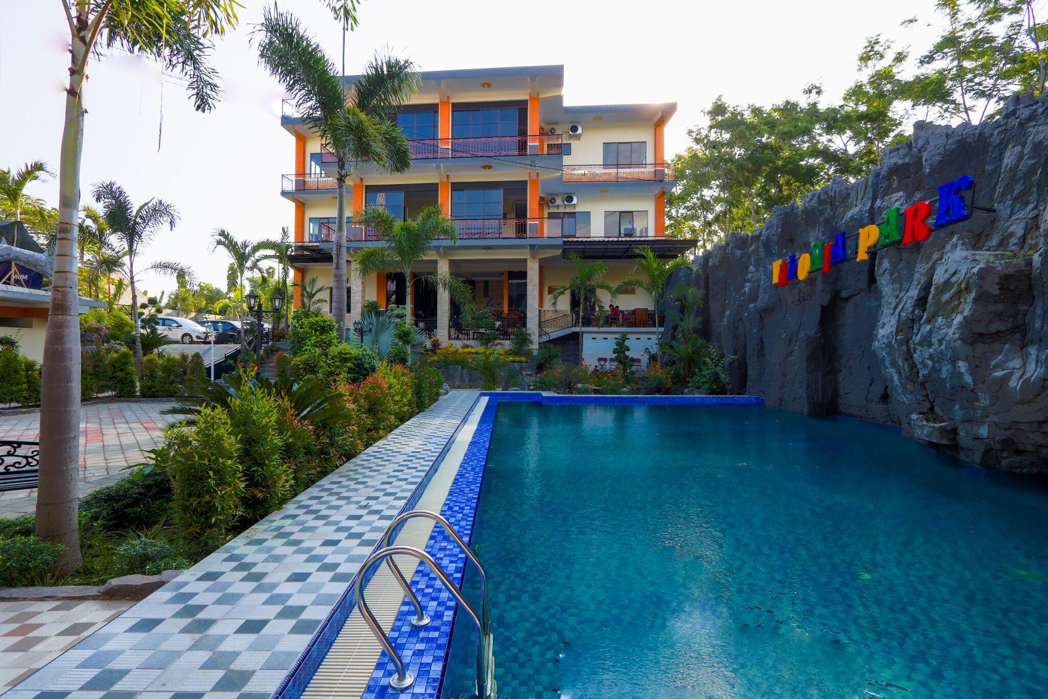 Grand Valonia Hotel 22/23