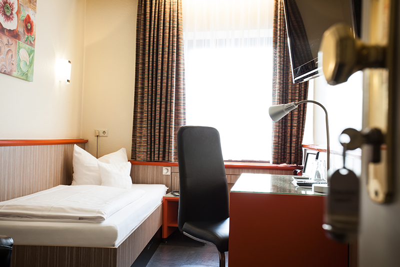 Room, Single