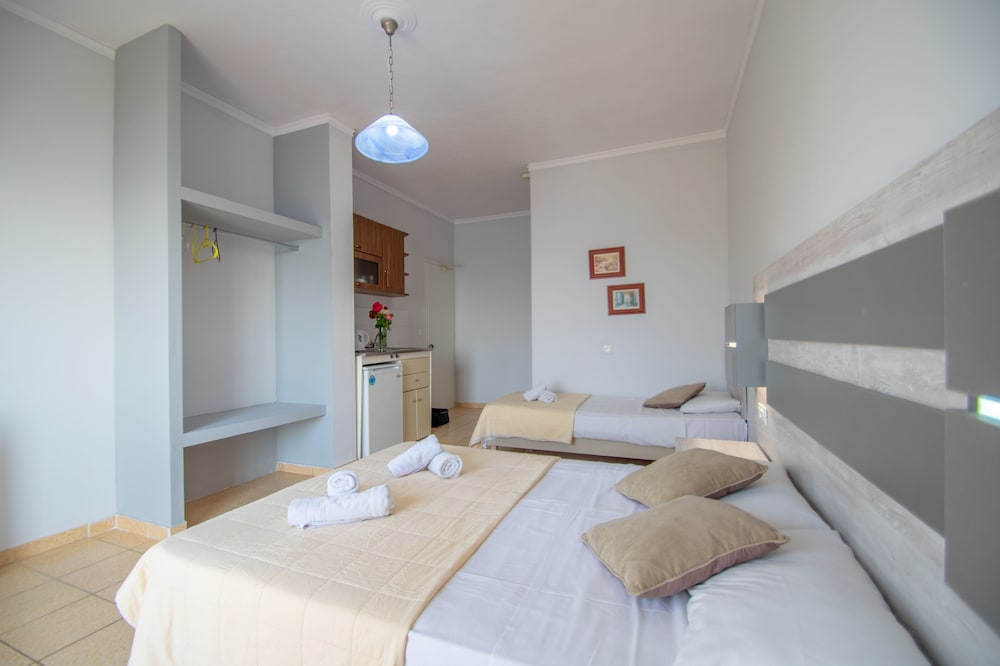 Agoulos Inn 16/50