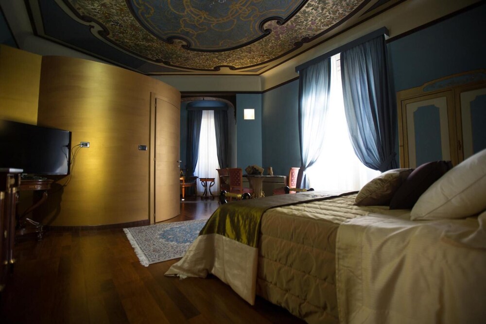 HOTEL DEI PITTORI 9/64