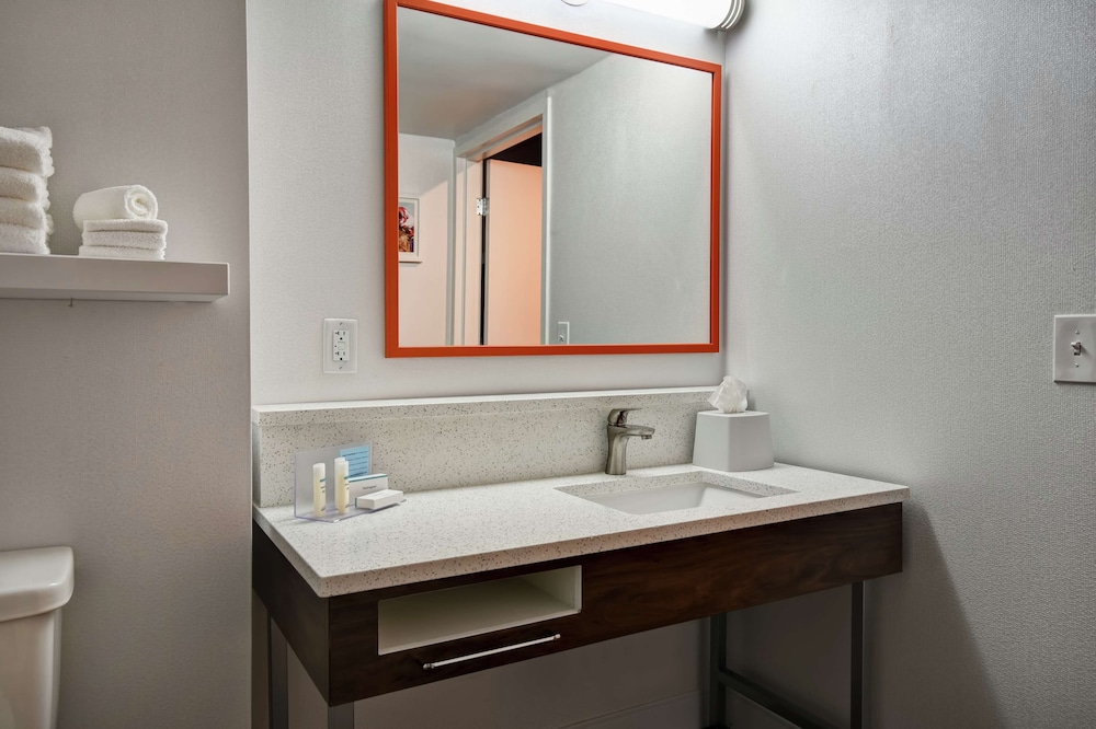 Hampton Inn I-75 Lexington Hamburg Area 17/35