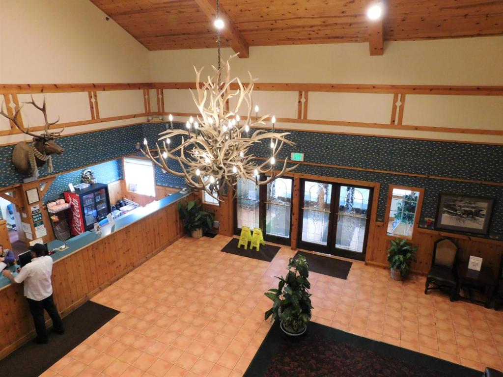 The Summit Inn (ex Howard Johnson Snoqualmie/Summit) 23/33