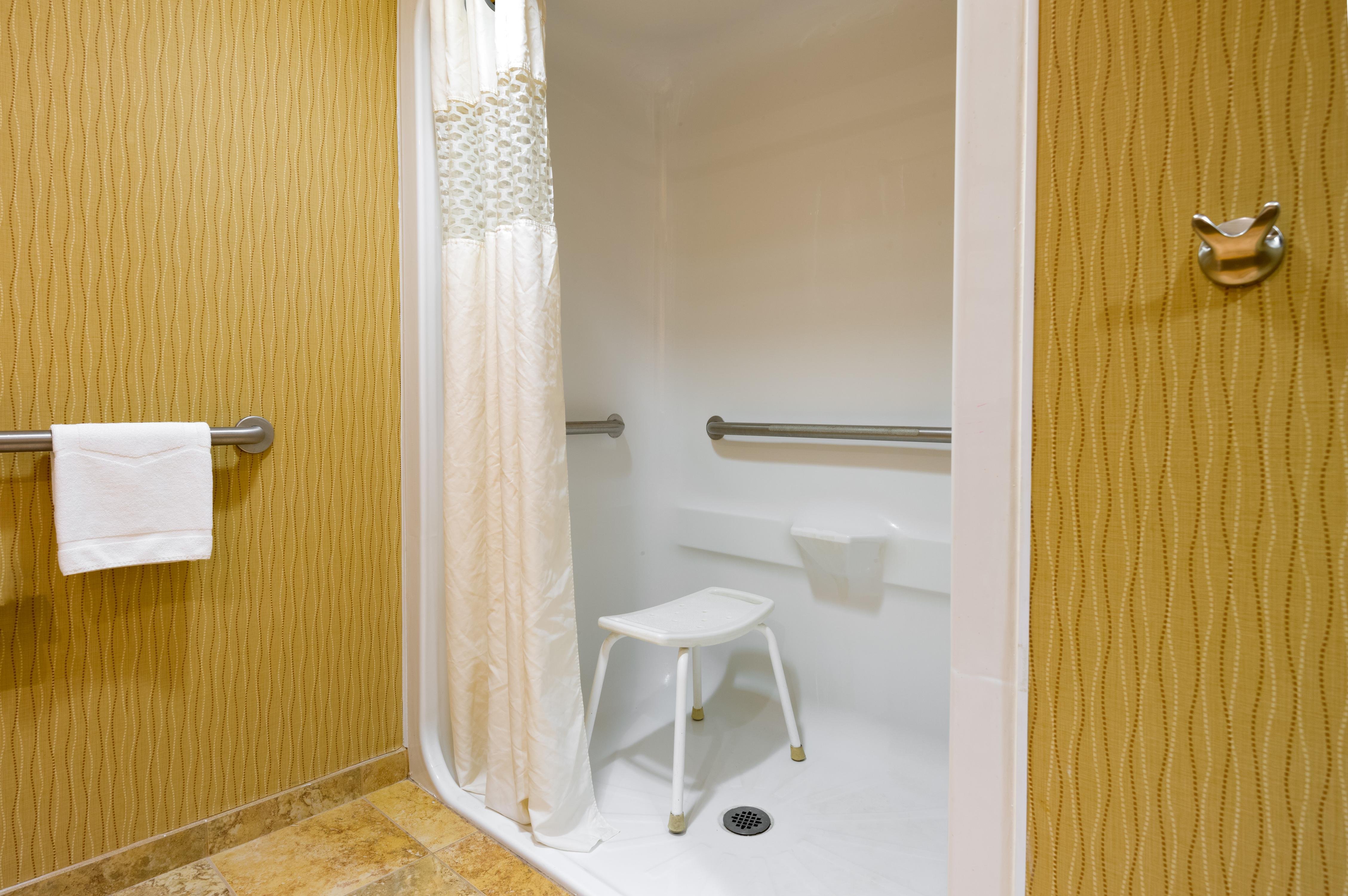 Larkspur Landing Hotel Carlisle 26/28
