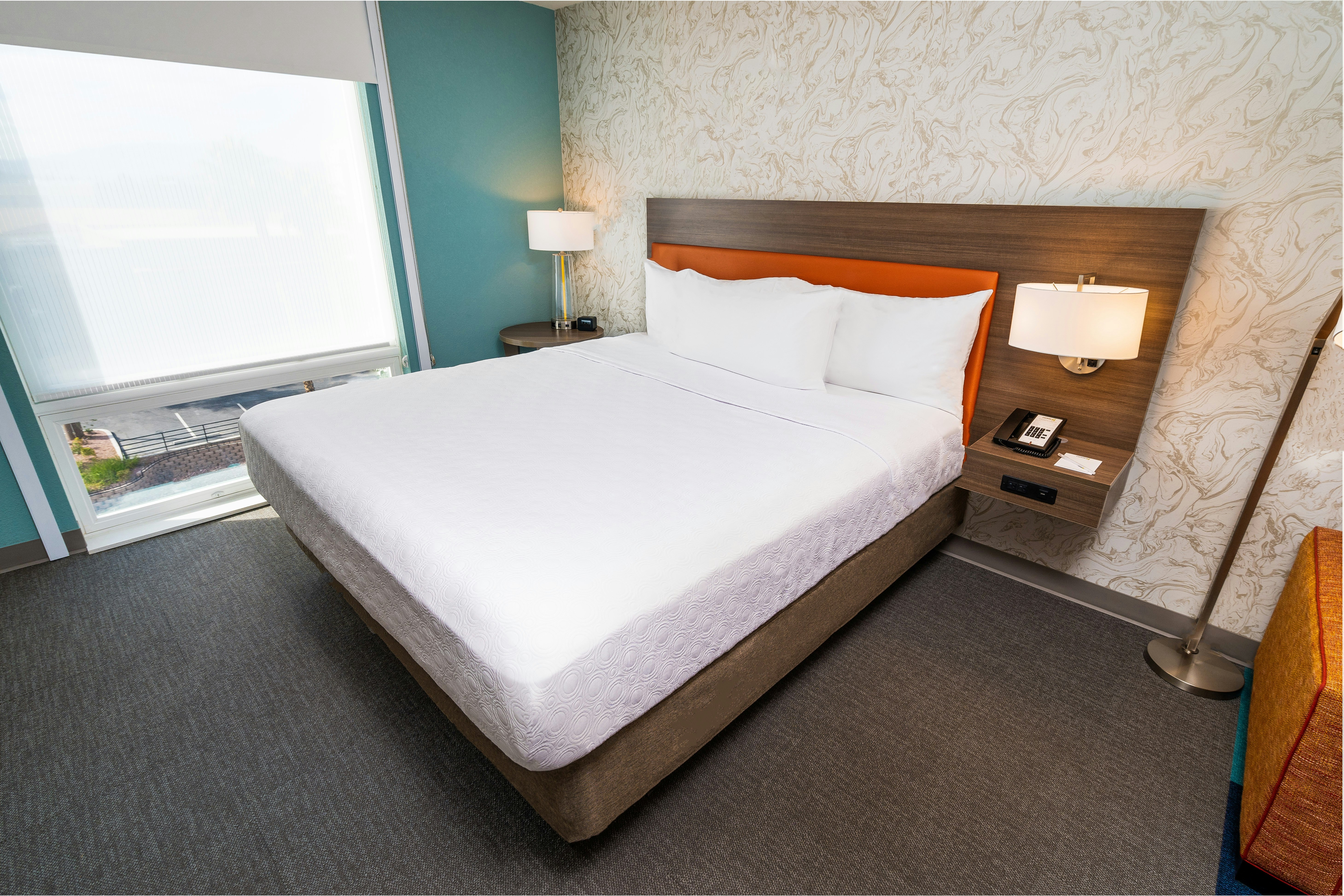 STUDIO, KING BED, ACCESSIBLE