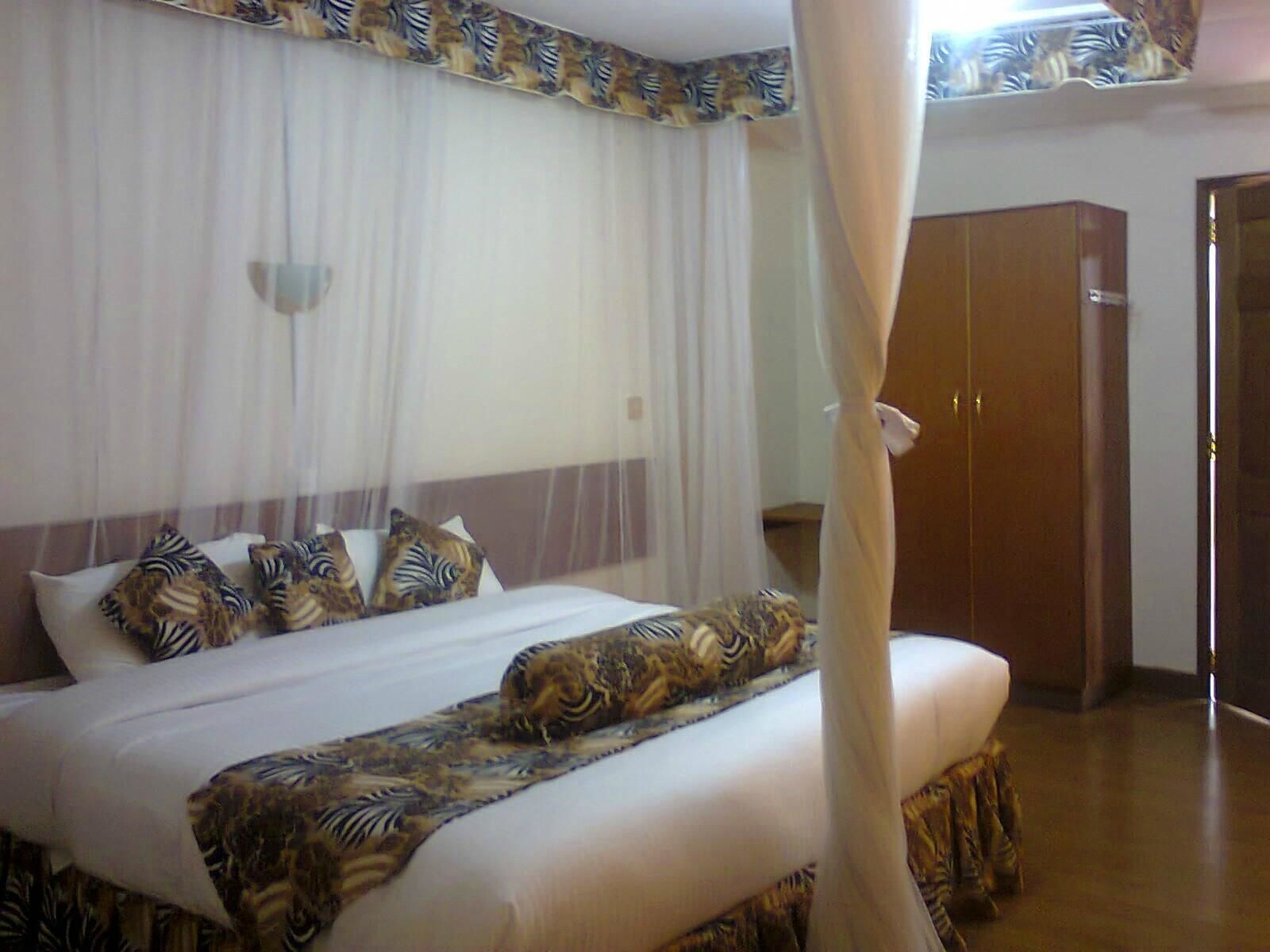 STANDARD, DOUBLE BED