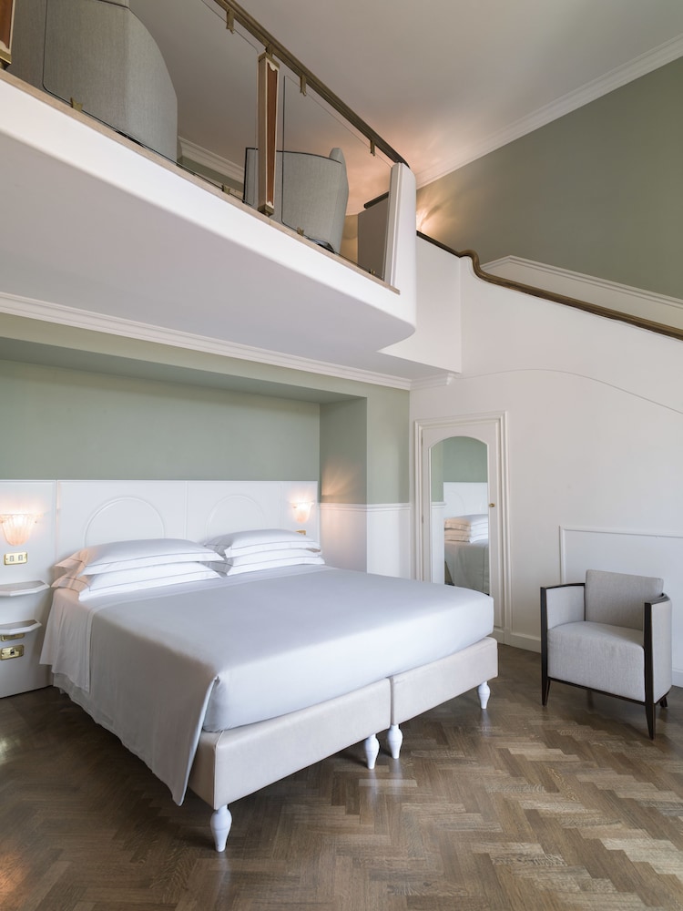 Plaza Hotel Lucchesi 12/50