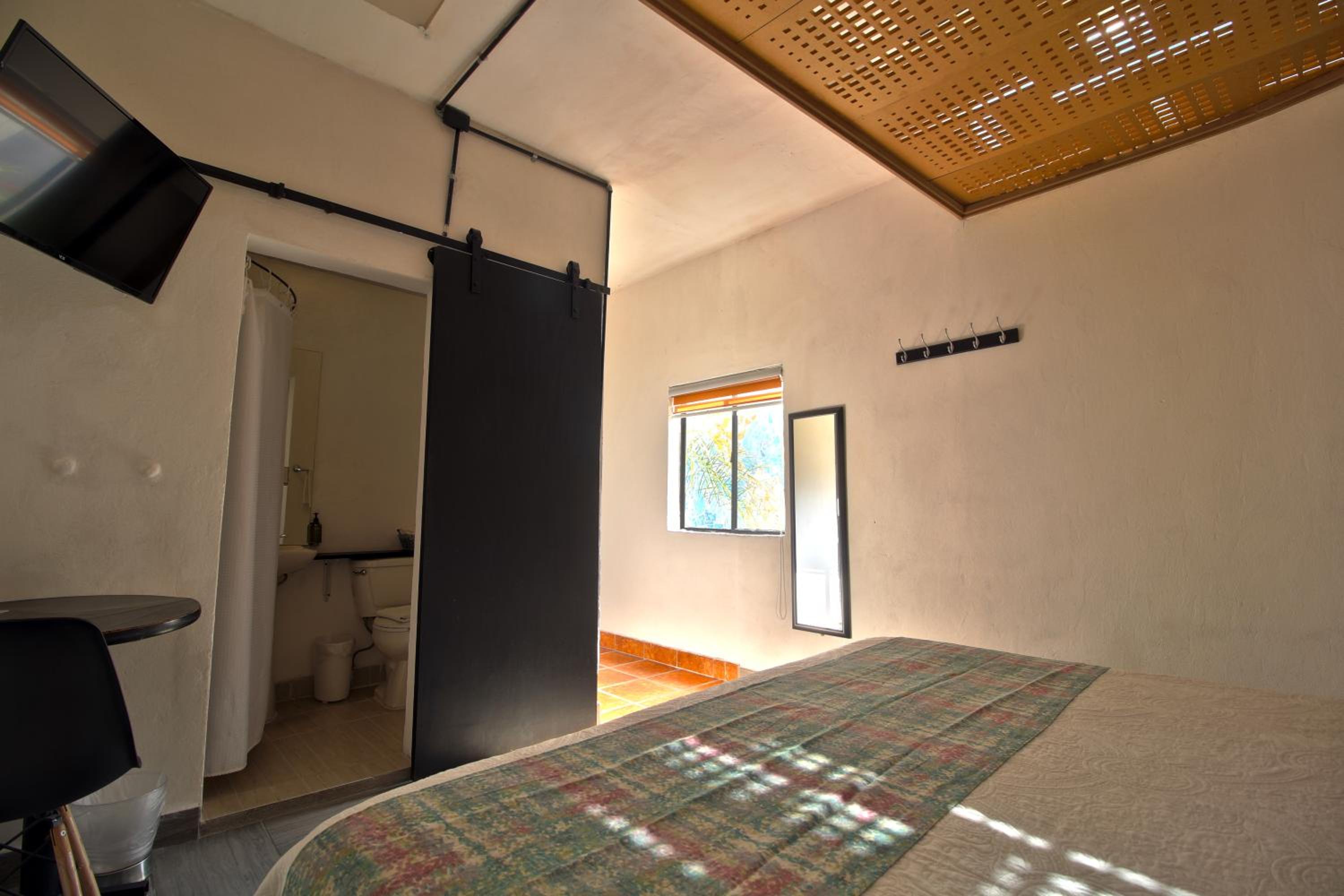 Hostal Punto 79 32/50