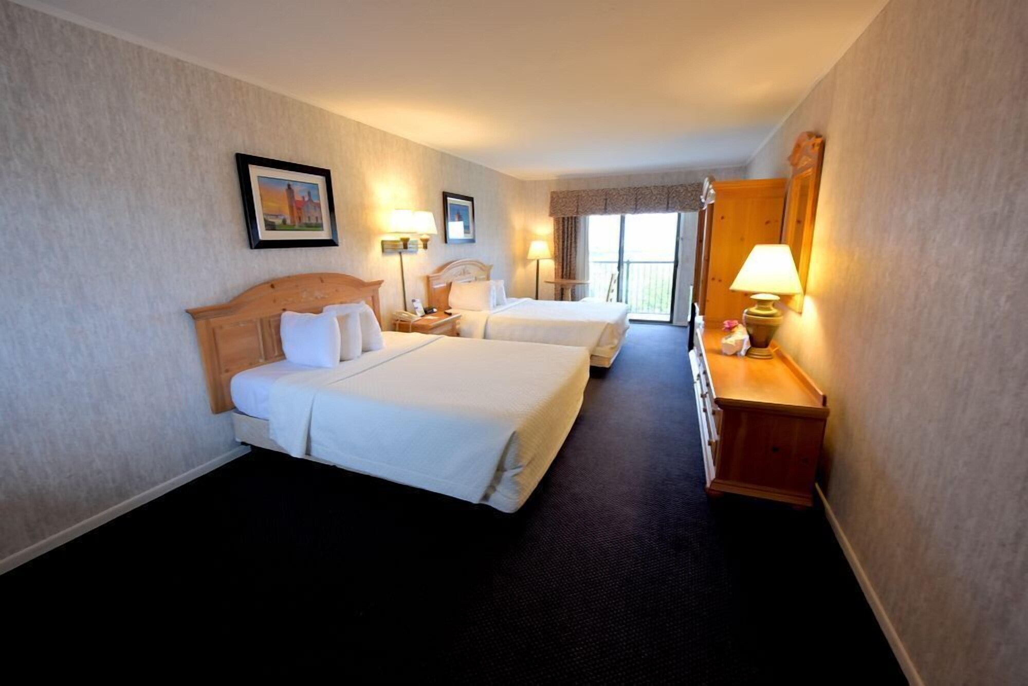 ROOM, 2 QUEEN BEDS, LAKE FRONT, BRIDGE VIEW