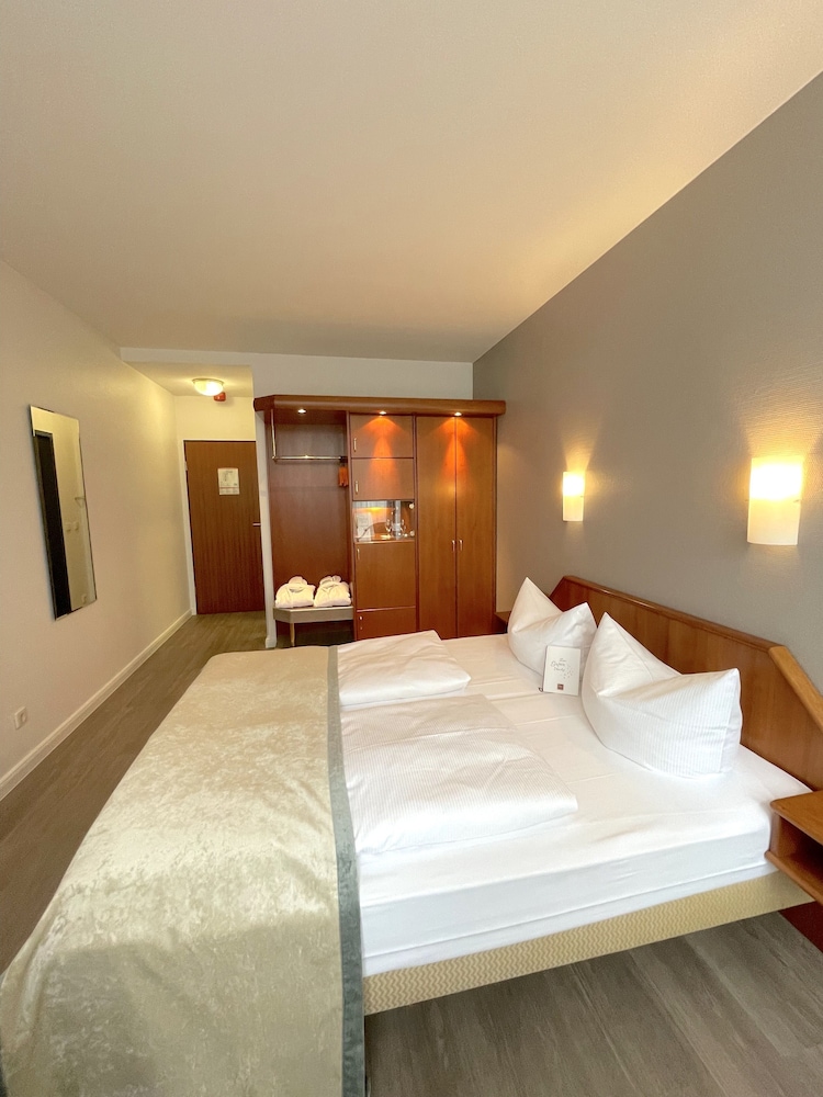 SensCity Hotel Berlin Spandau 14/56