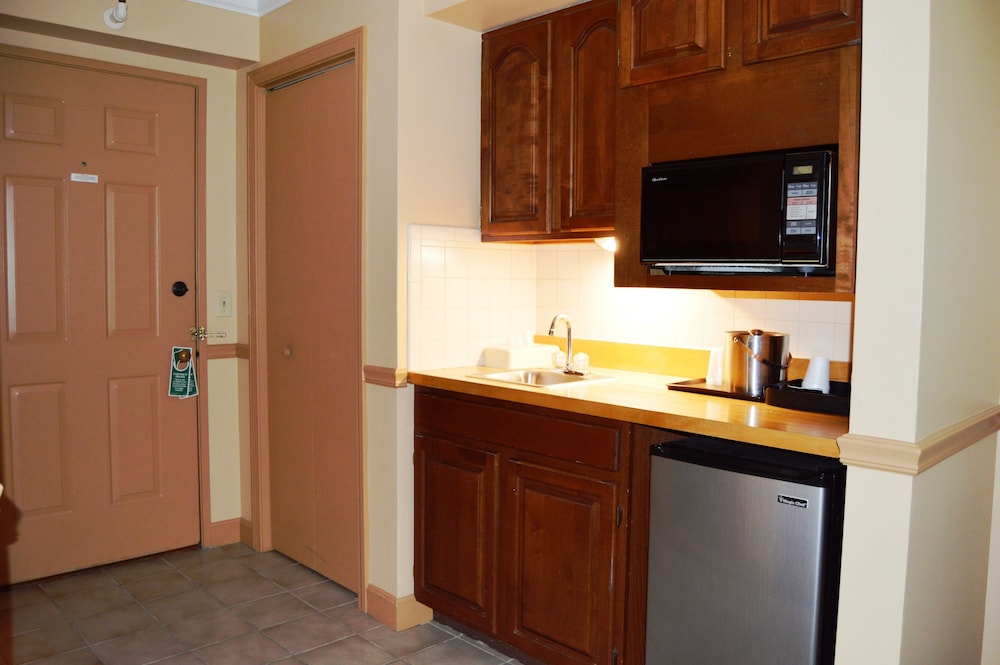 Hollow Inn and Motel 6/52