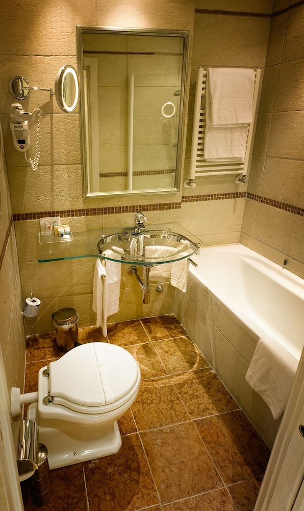 Homs Hotel 28/35