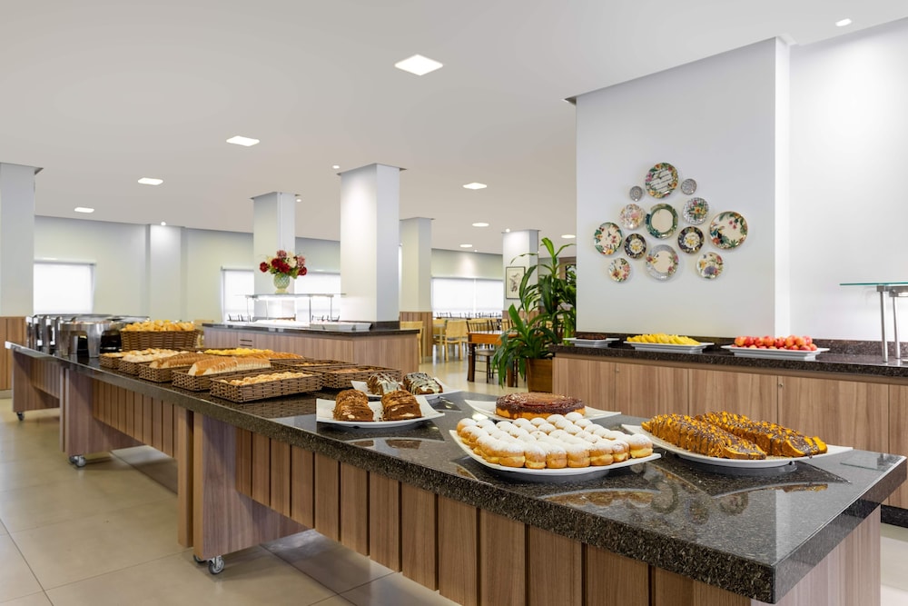 Wyndham Olimpia Royal Hotel 4/50