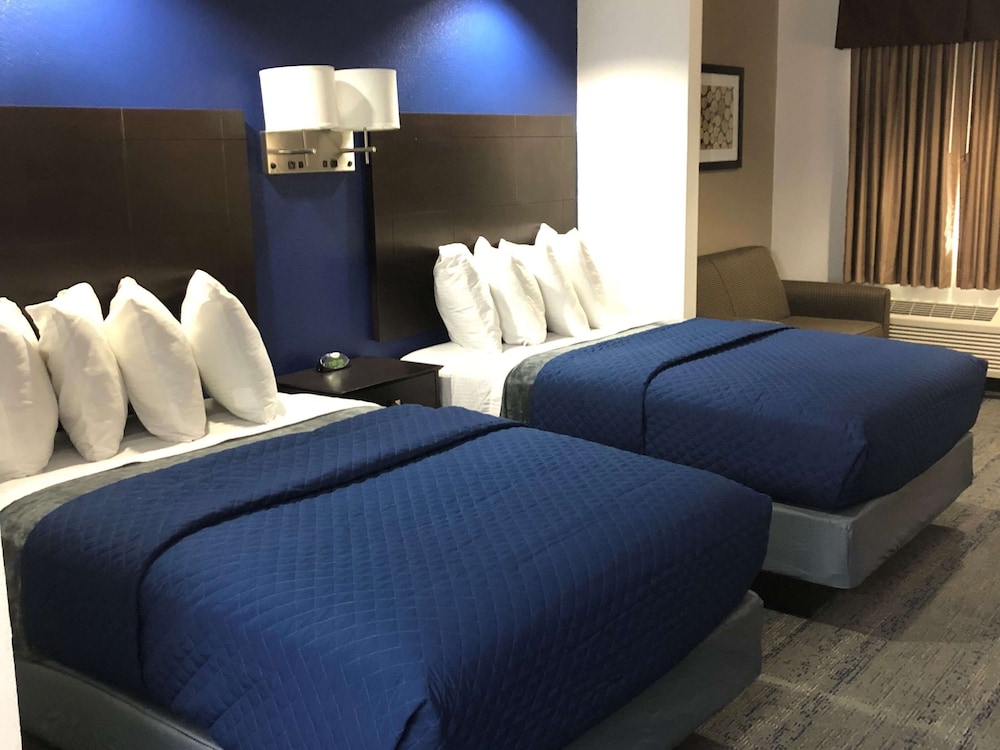 Executive Inn And Suites Joaquin 13/33