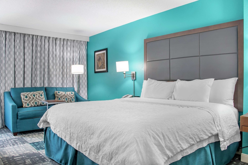 Hampton Inn Adel 10/45