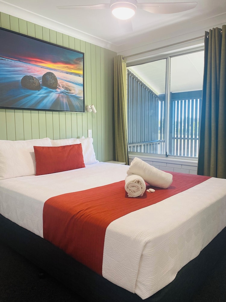 ILUKA MOTEL 9/56