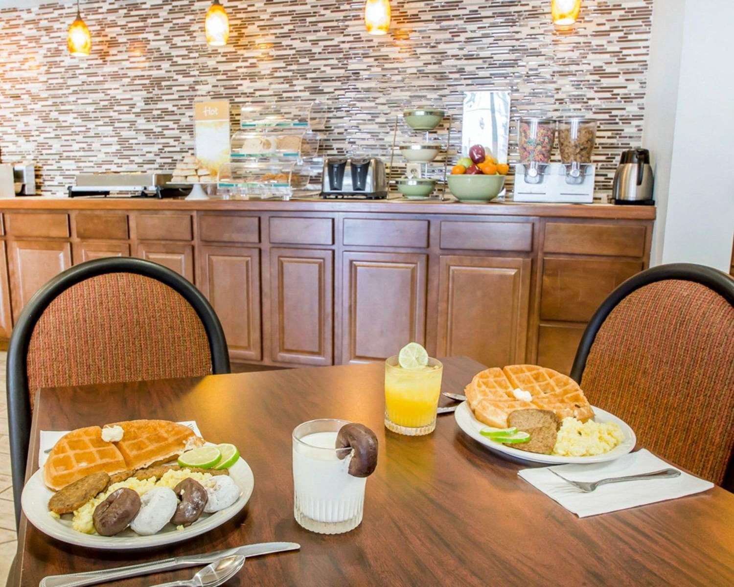 Quality Inn Us65 E Battlefield Rd Springfield 21/30