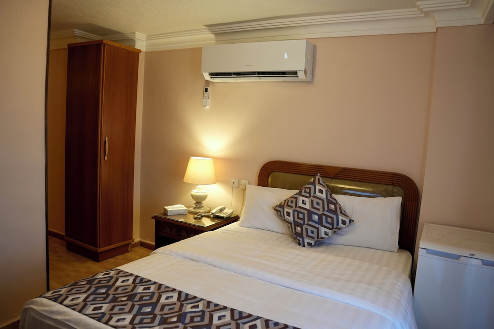Maswada Plaza Hotel 17/50