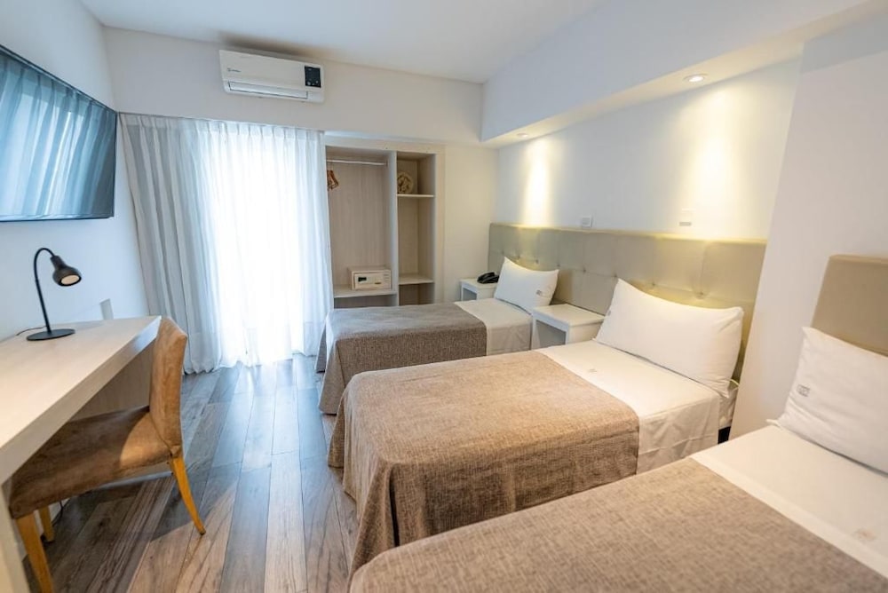 Hotel Sennac 10/32