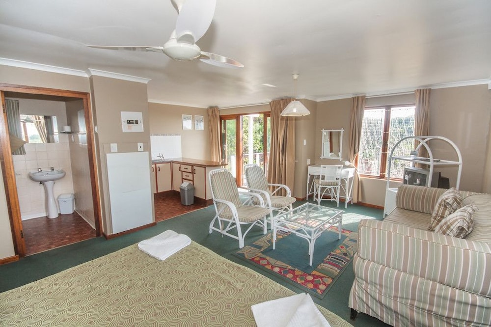 Pine Lodge Resort 34/70