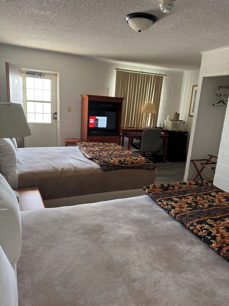 Exclusive, Single, 2 Double Beds
