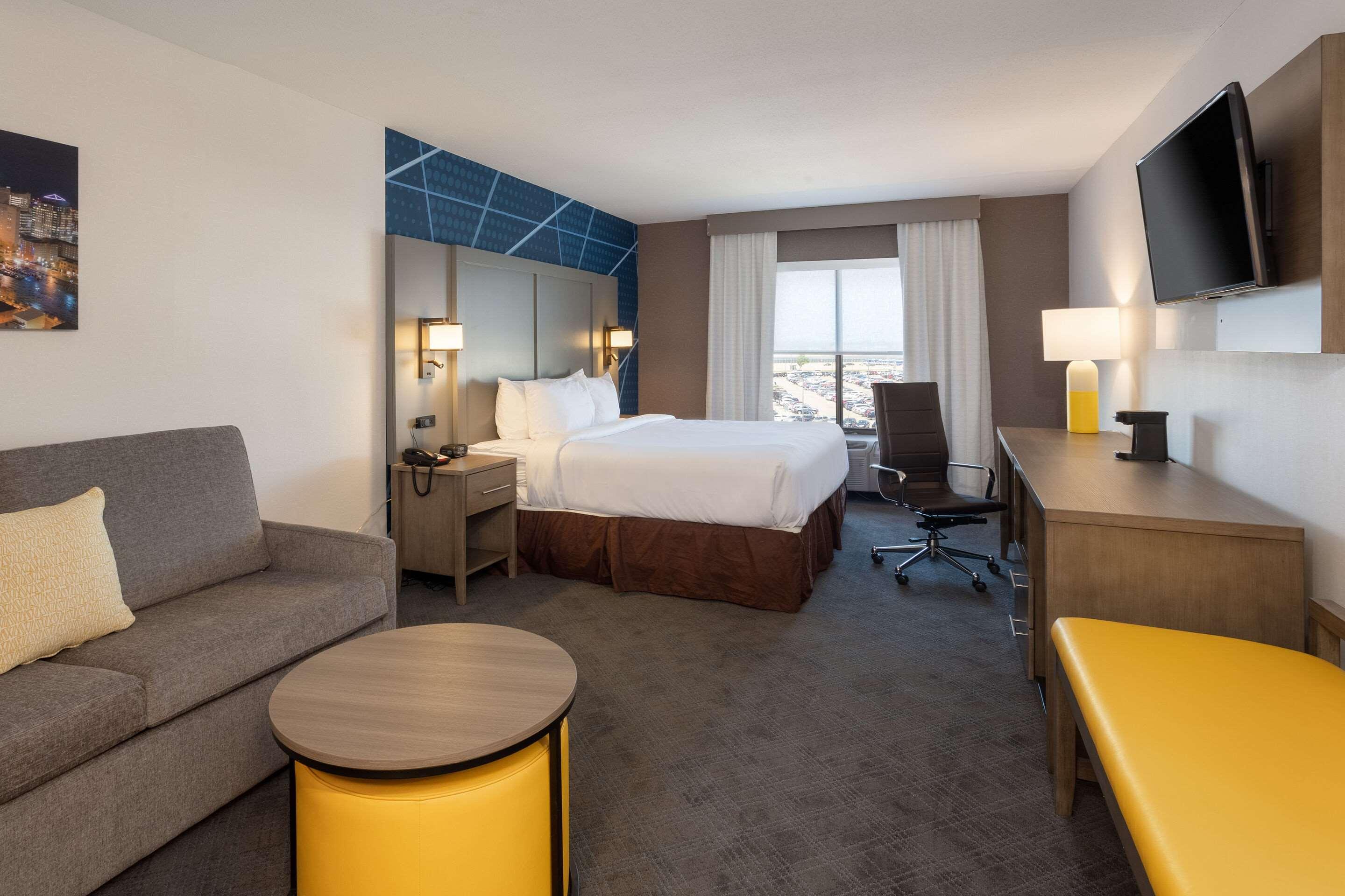 Comfort Inn & Suites Buffalo Airport 55/55