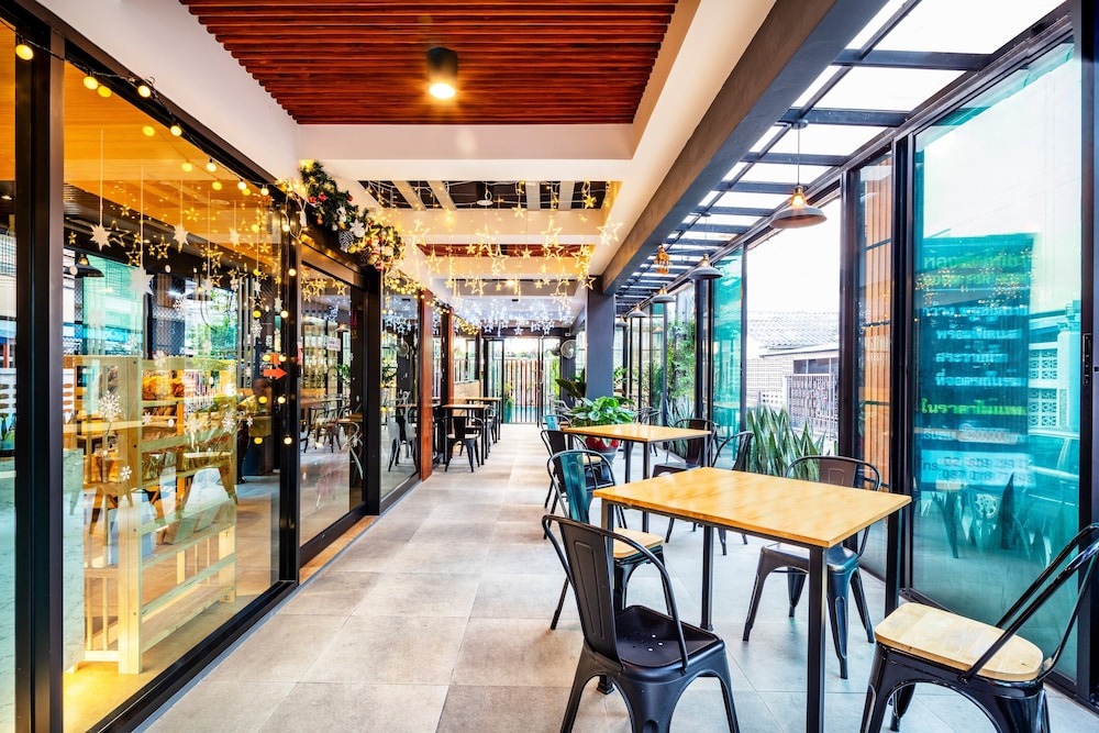 Penyos Residence 70/73