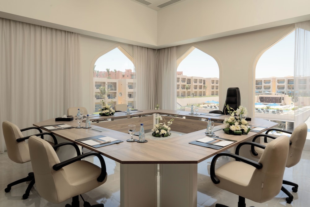 Cleopatra Luxury Resort Sharm Adults Only +16 44/58