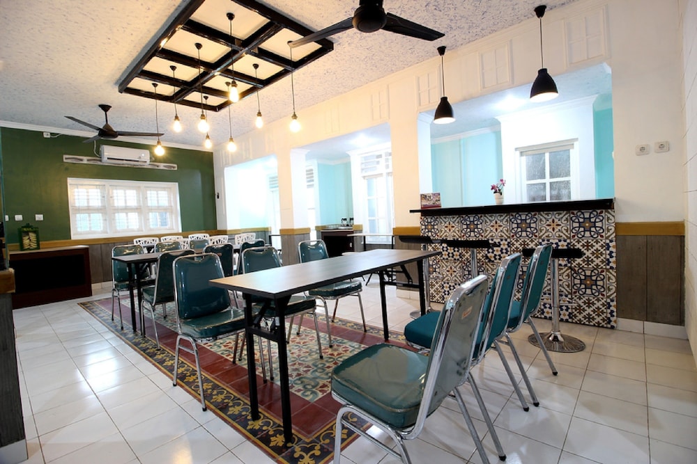 Reddoorz Plus Near Lempuyangan Station 3 17/25