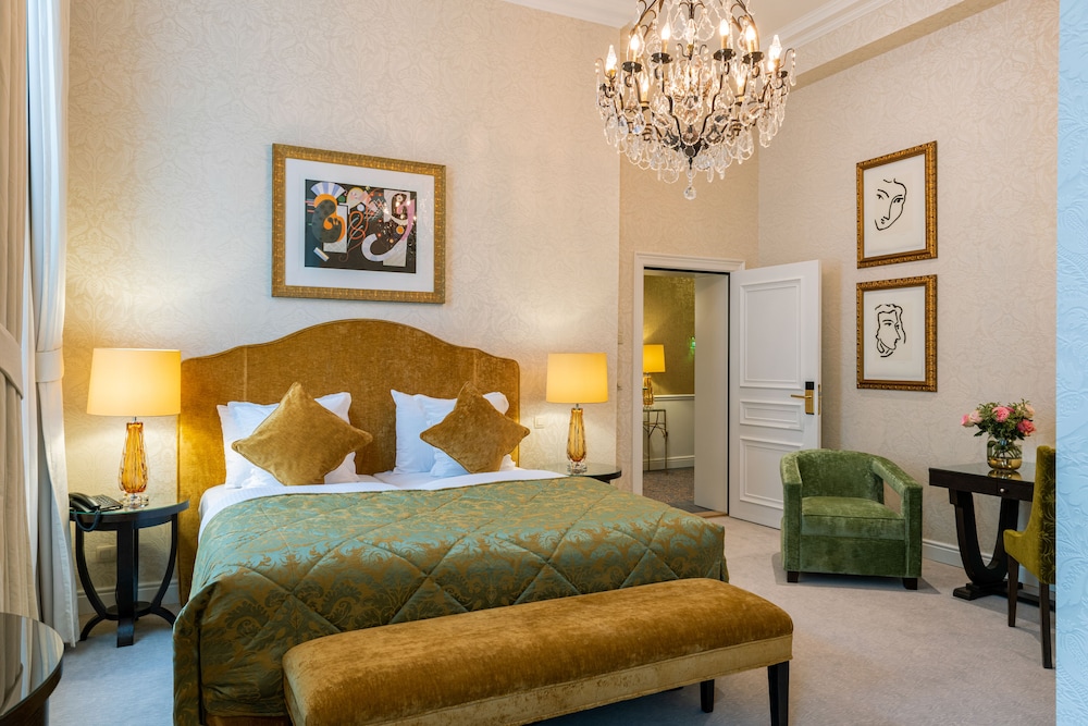 Prestige Historic Room.