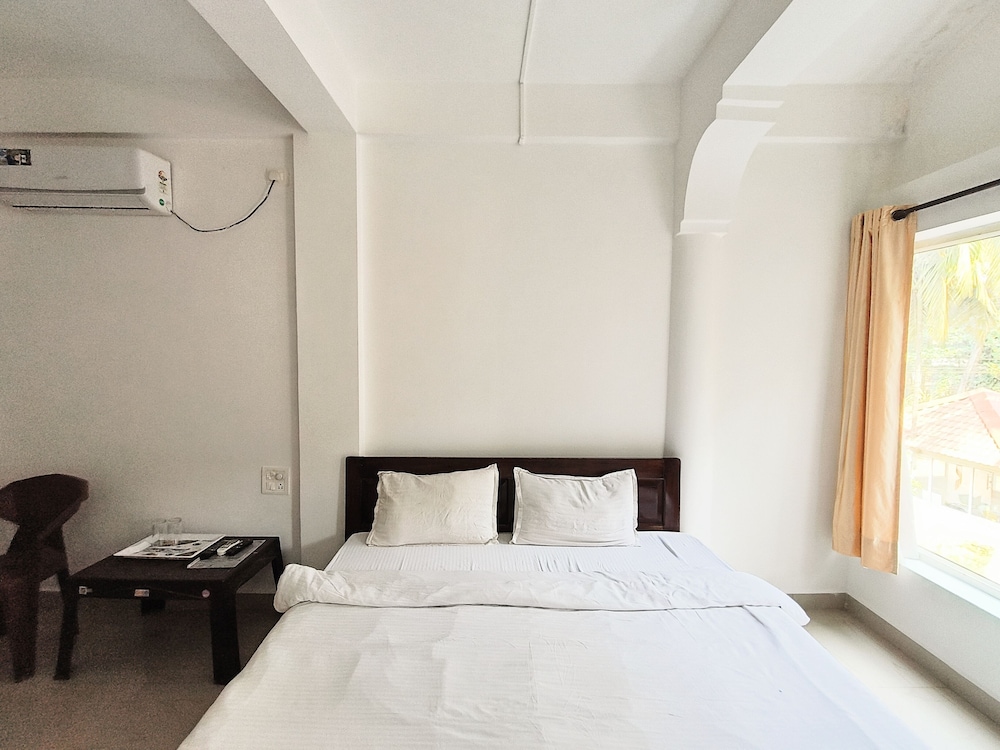 Beach Walk Resort - Goa 7/35