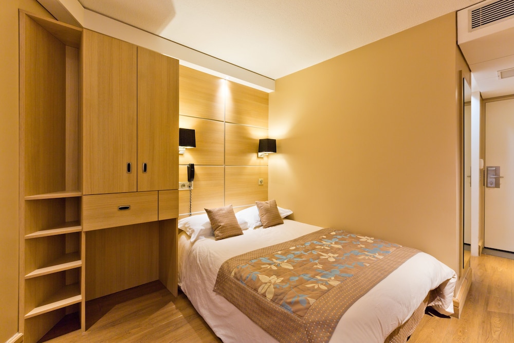 ibis Styles Annecy Le Vieux 10/65