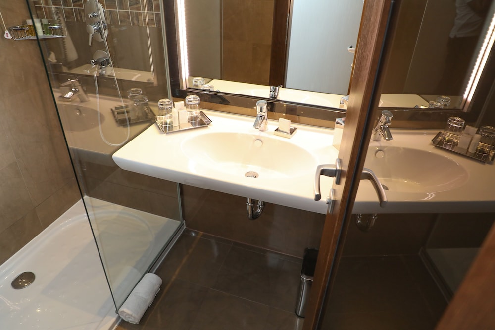 Movenpick Hotel Sarajevo 32/77