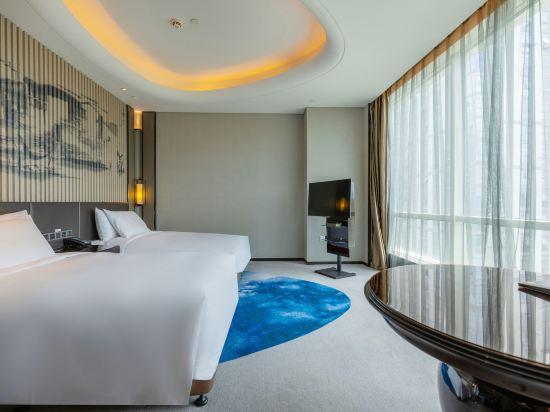 Superior, Deluxe, Leisure, 2 Double Beds, Bathtub