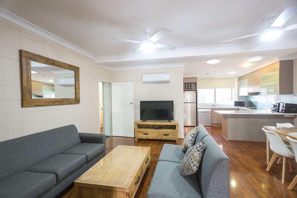 SHOAL BAY HOLIDAY PARK 39/70