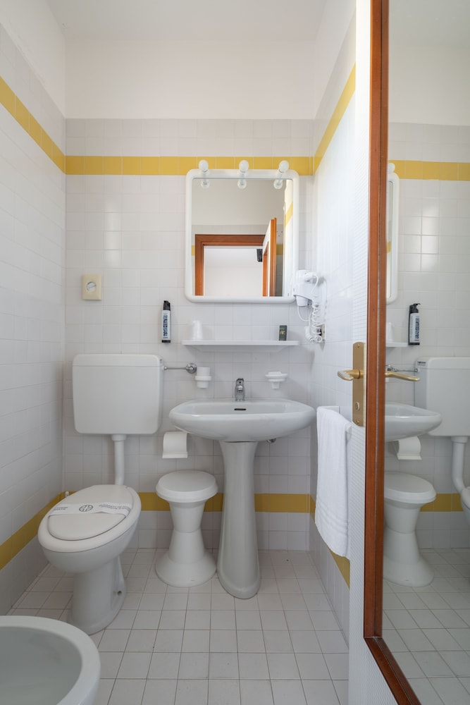 Hotel Iris 23/76