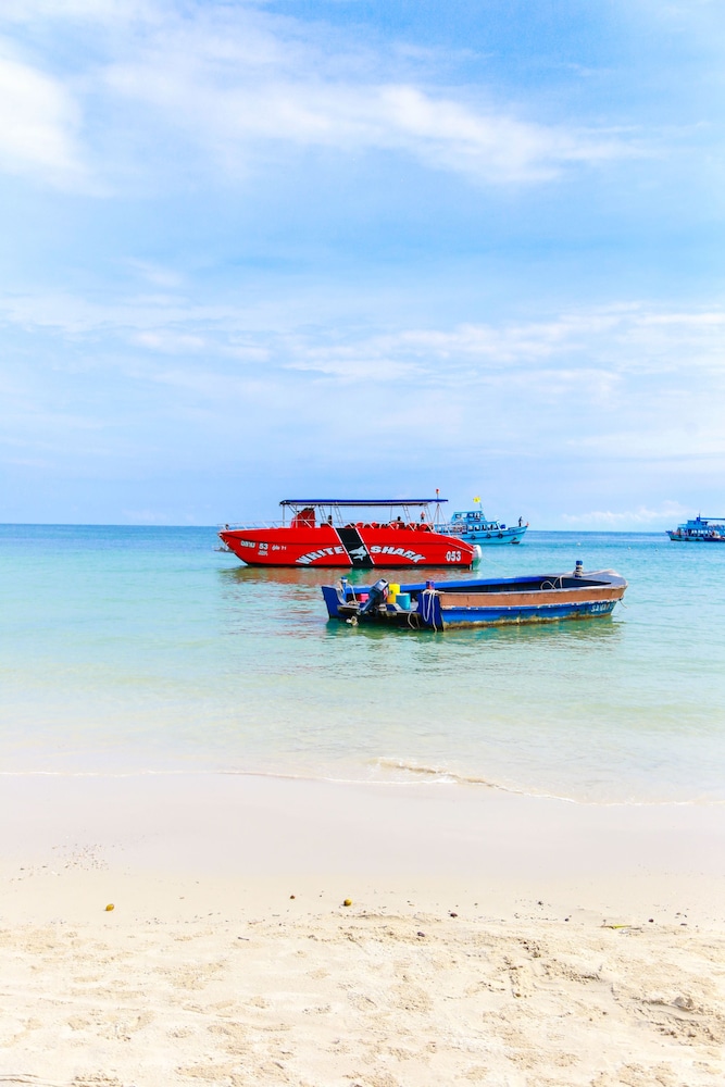 Lalune Beach Resort 28/36