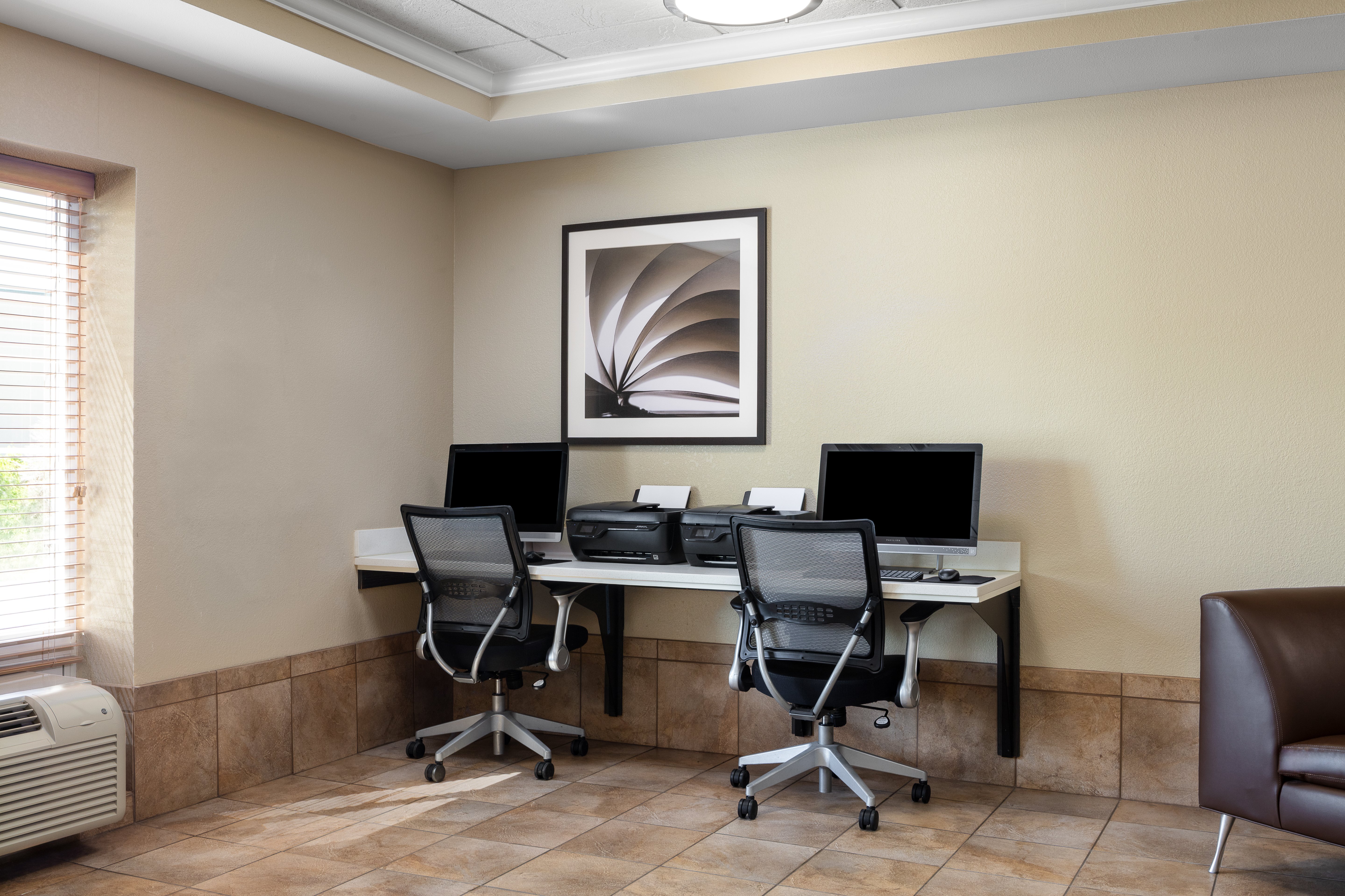 Candlewood Suites Omaha Airport 21/26
